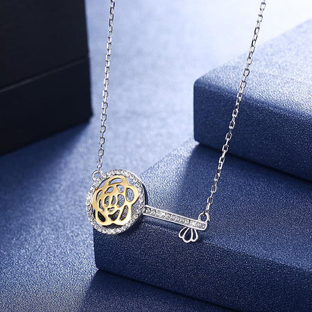 Blumenschlüssel-Halskette aus Sterlingsilber mit Kristallen